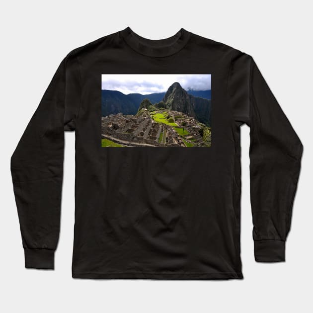 Machu Picchu, Peru Long Sleeve T-Shirt by franck380